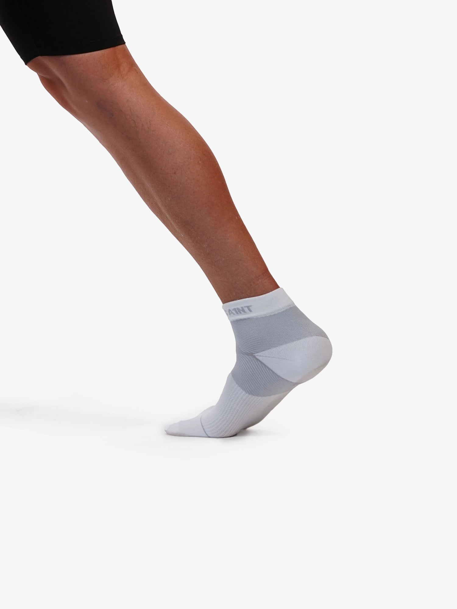 Low-Cut Ankle Support Socks - White