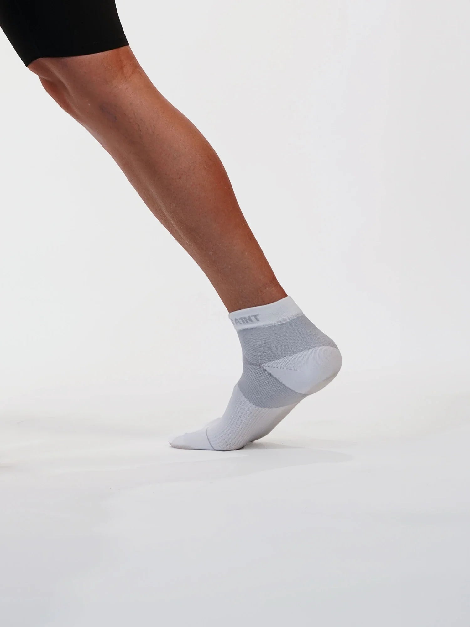 Low-Cut Ankle Support Socks - White